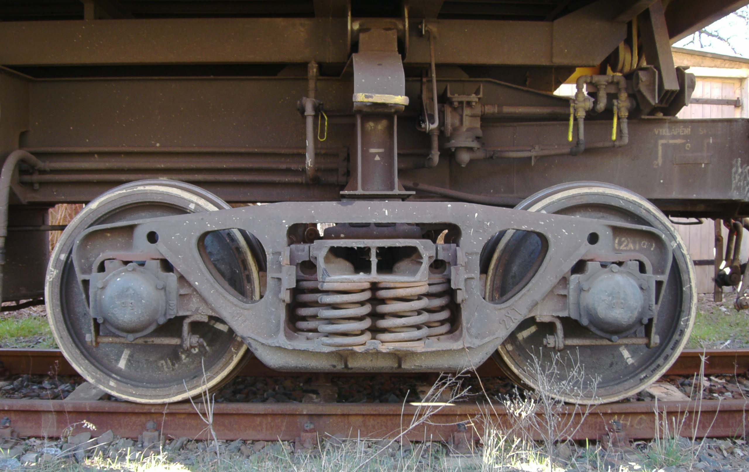 Train Bogie, photo by Ketamin (click to see on Wikimedia)
