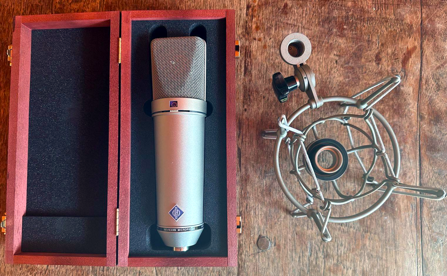 The Neumann U87ai and EA87 shockmount